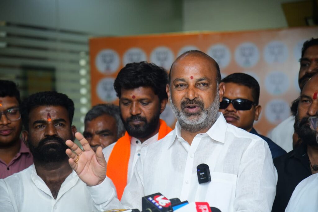 విద్యా కమిషన్ రిపోర్టును చెత్తబుట్టలో వేయండి