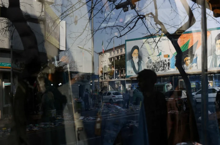 ఇరాన్‌లోని భారత పౌరులు తక్షణమే దేశం విడవండి