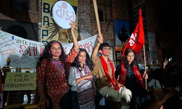 జె ఎన్ యు విద్యార్థి సంఘం నేతల బహిష్కరణ