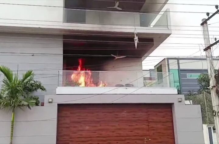 మాజీ మంత్రి జోగి రమేష్ ఇంటికి నిప్పు