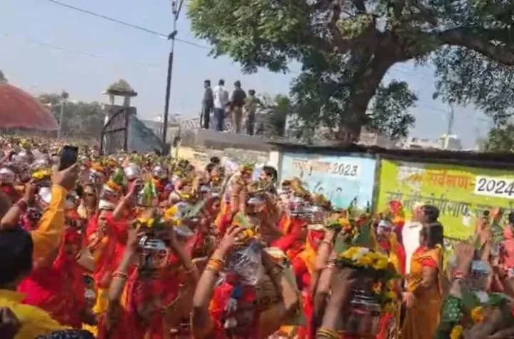 ఆలయ ఉత్సవంలో తొక్కిసలాట.. మహిళ మృతి