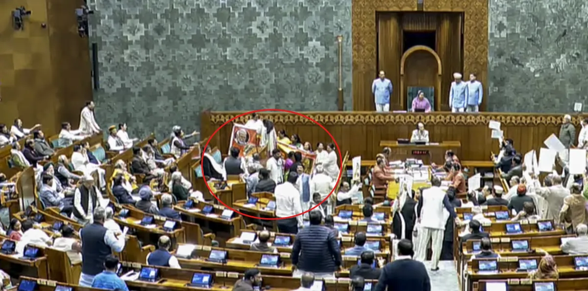 ప్రధాని సీట్ ను చుట్టుముట్టిన వివక్ష మహిళా ఎంపీలు