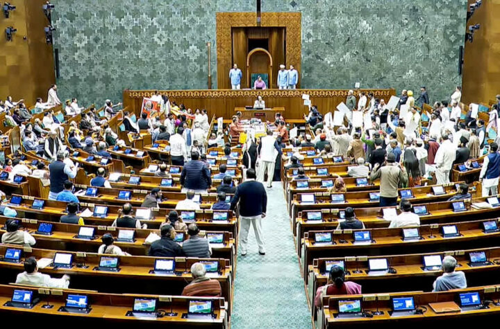 లోక్‌సభలో ప్రధాన మంత్రి నరేంద్ర మోదీపై దాడియత్నం?