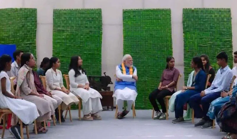 ఏఐ, మొబైల్ ఫోన్లకు బానిస కాకూడదు