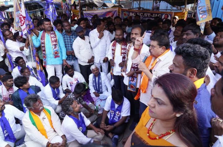 మల్లన్న జాతరలో దాడికి గురైన రజకుల పరామర్శ