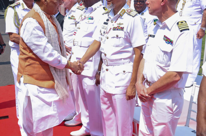 ఏ ఒక్క నౌకాదళం కూడా ఒంటరిగా సవాళ్లను ఎదుర్కోలేదు