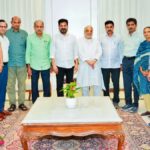 లొంగిపోయిన మావోయిస్ట్‌ నేతలతో రేవంత్ రెడ్డి భేటీ