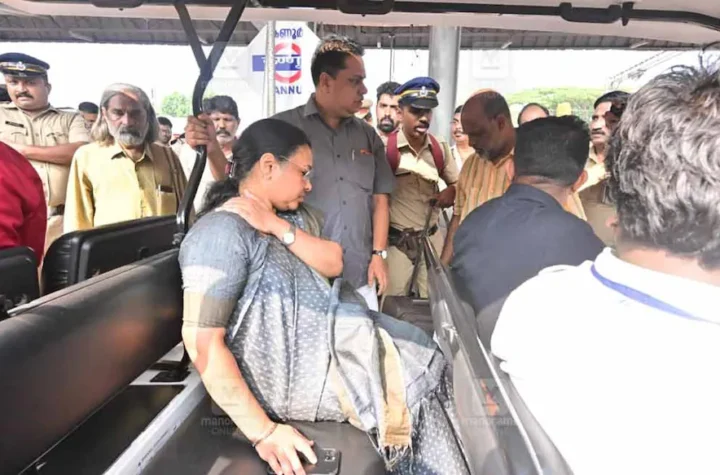 నిరసన ప్రదర్శనలతో కేరళ ఆరోగ్యమంత్రికి గాయాలు