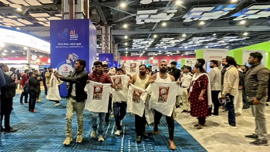 ఢిల్లీ యువజన కాంగ్రెస్ అర్ధనగ్న నిరసన వెనుక కుట్ర