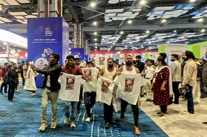 ఢిల్లీ యువజన కాంగ్రెస్ అర్ధనగ్న నిరసన వెనుక కుట్ర