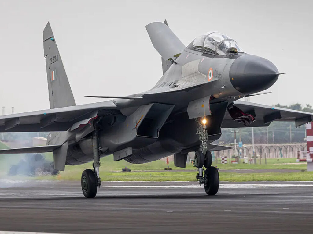 అసోంలో సుఖోయ్ యుద్ధ విమానం గల్లంతు