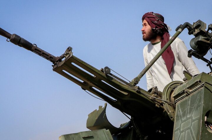 పాకిస్తాన్ ఆర్మీ సెంటర్లపై ఆఫ్ఘన్ దాడులు