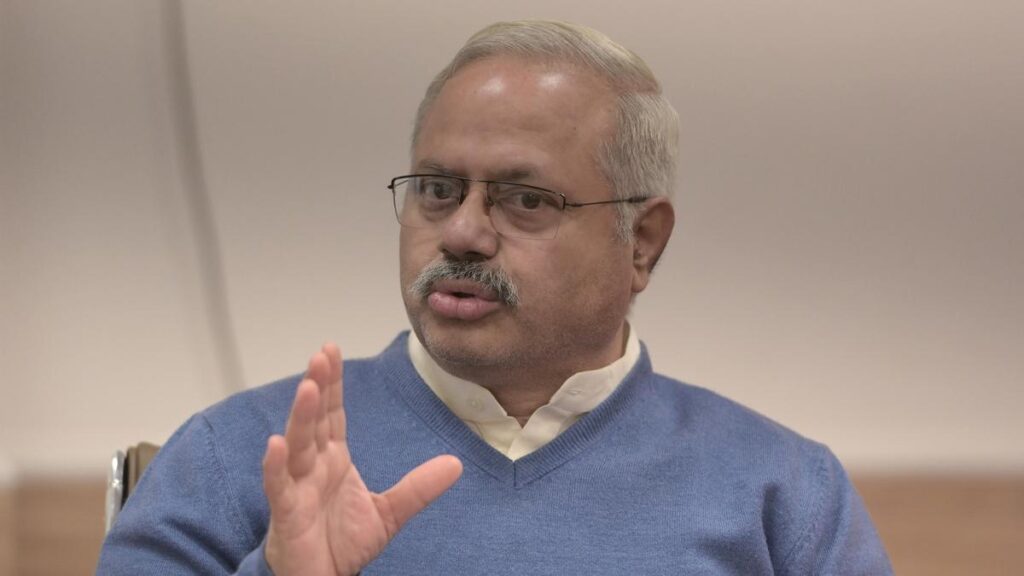 ముస్లిం దేశాల్లో కూడా రోడ్లపై నమాజ్‌కు అనుమతించరు