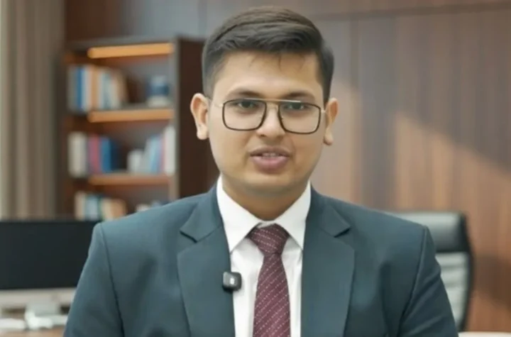 సివిల్స్ 2025లో టాపర్‌గా డాక్టర్ అనూజ్ అగ్నిహోత్రి