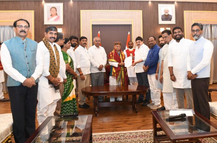 ఎంఐఎం ఎమ్యెల్యేల సభ్యతాలు రద్దుచేయమని బీజేపీ డిమాండ్ 