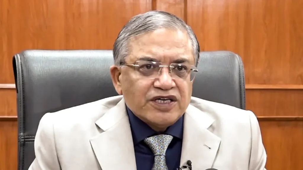 సీఈసీ అభిశంసనకు నోటీసుపై 180 మంది ఎంపీల సంతకం