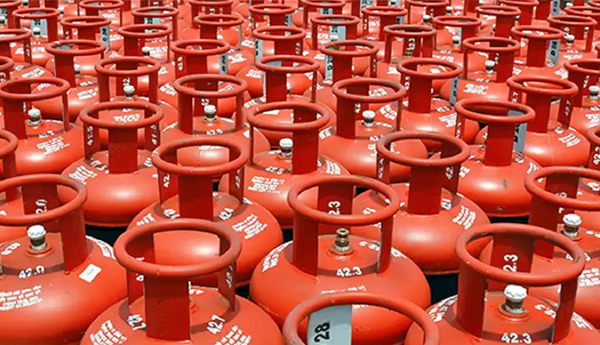 ఎల్‌పీజీ గ్యాస్ కొరత లేదు.. భయంతో ఎవరూ బుక్ చేయొద్దు