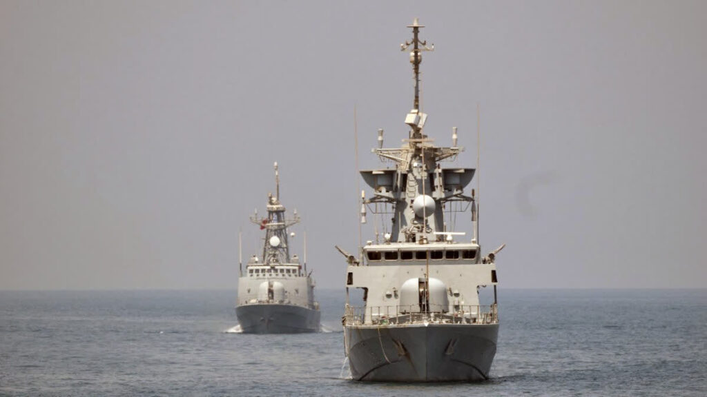 సముద్ర మార్గాల్లో చిక్కుకుపోయిన 37 భారత నౌకలు