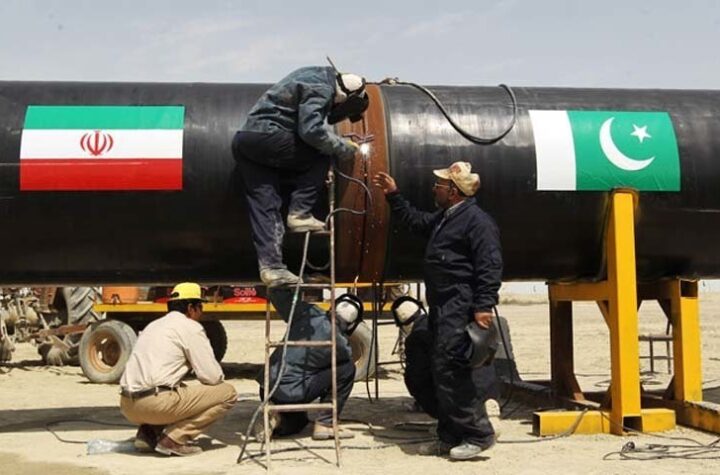ఇరాన్ యుద్ధంతో చమురు వాడకంపై పాక్ ఆంక్షలు