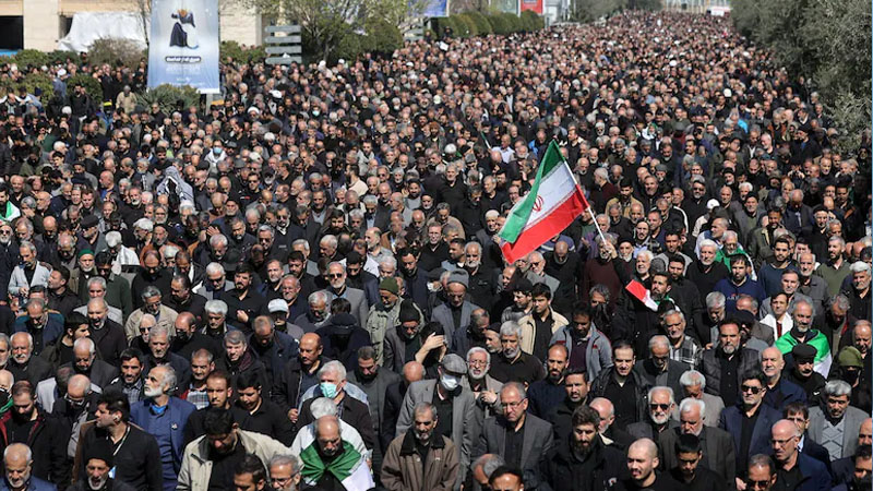 10 లక్షల సైనికులతో అమెరికాను ఢీకొట్టేందుకు ఇరాన్ సన్నద్ధం