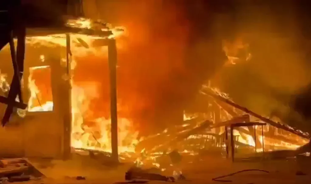 కాబూల్ ఆస్పత్రిపై పాక్ దాడిలో 400 మంది మృతి 