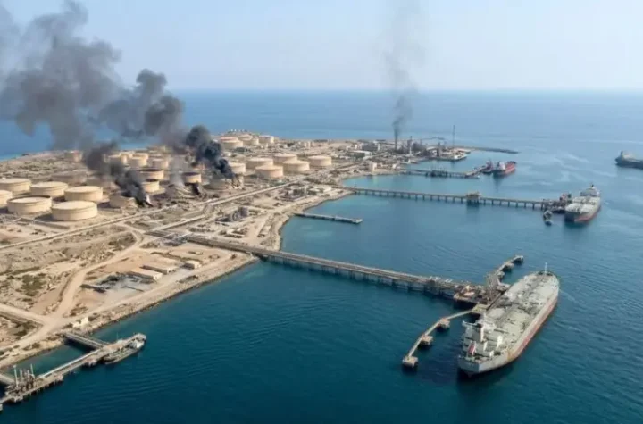 ఖర్గ్ ద్వీపంపై ట్రంప్ కన్ను..దాడికి సిద్ధం