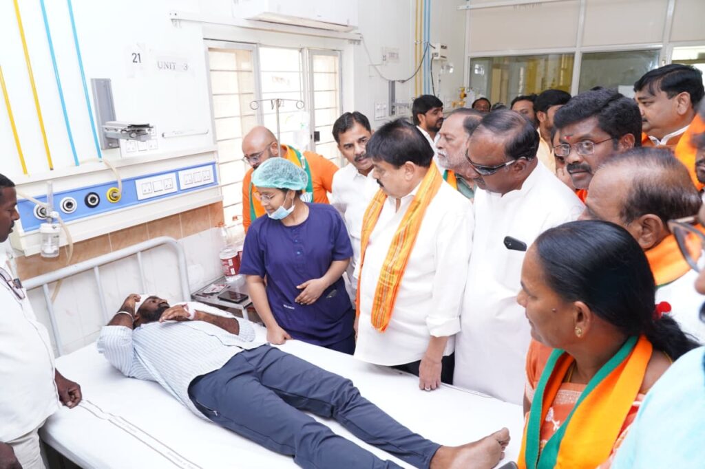 బాధితులైన బిజెపి కార్యకర్తలపై కౌంటర్ కేసులు పెడతారా?