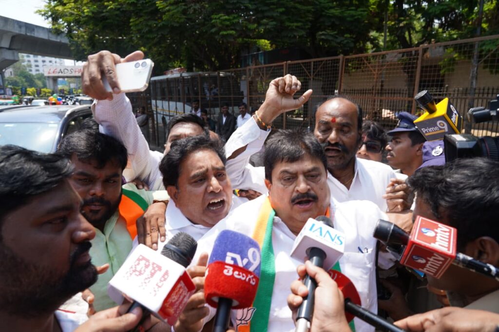 ఉద్రిక్తంగా మారిన బీజేపీ ‘అసెంబ్లీ ముట్టడి’