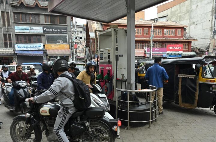 దేశంలో 60 రోజులకు చమురు, నెల రోజులకు ఎల్‌పిజి నిల్వలు