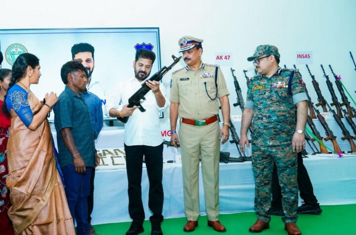 సిఎం రేవంత్ ఎదుట 130 మంది మావోయిస్టులు