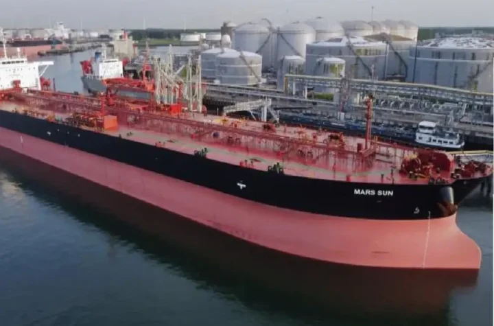 మంగళూరు చేరుకున్న రష్యా చమురు, అమెరికా గ్యాస్ నౌకలు!