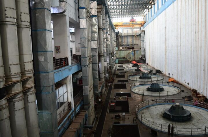 శ్రీశైలంలో నిలిచిపోయిన విద్యుత్ ఉత్పత్తి