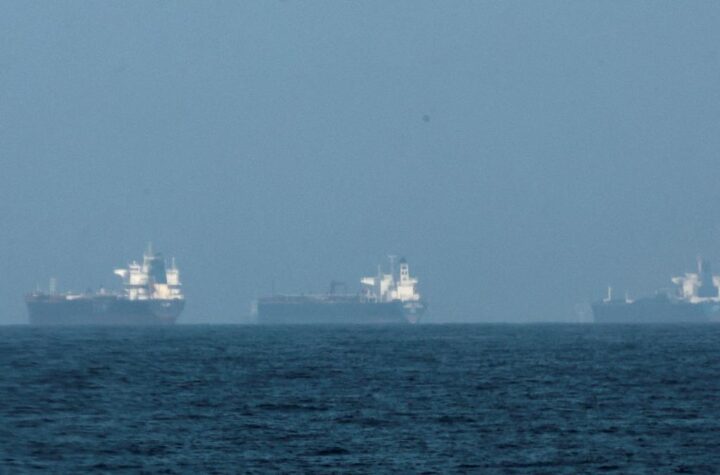 భారత్ తో సహా  ఐదు దేశాల నౌకలకే ఇరాన్ అనుమతి