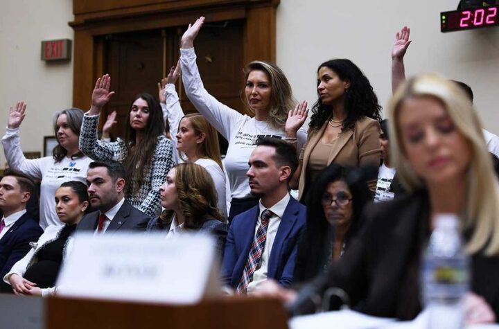 అమెరికా ప్రభుత్వం, గూగుల్‌పై  ఎప్‌స్టీన్‌ బాధితులు  దావా