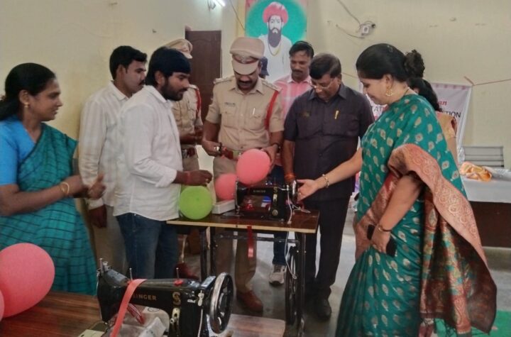 మహిళల వృత్తి నైపుణ్యం కోసం “స్వాభిమాన్ ప్రాజెక్ట్” కేంద్రం