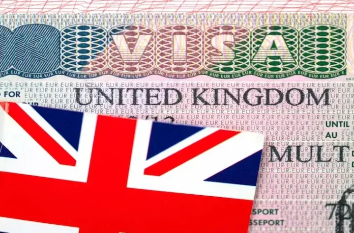 8 నుంచి పెరగనున్న బ్రిటన్ వీసా, సెటిల్‌మెంట్ ఫీజులు