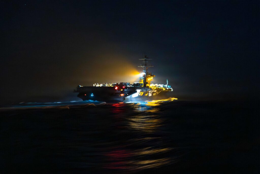 యూఎస్ఎస్ అబ్రహం లింకన్‌పై ఇరాన్‌ క్షిపణి ప్రయోగం!