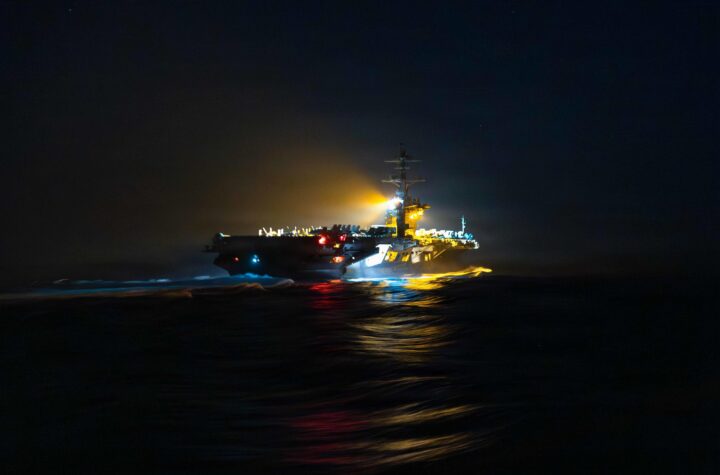 యూఎస్ఎస్ అబ్రహం లింకన్‌పై ఇరాన్‌ క్షిపణి ప్రయోగం!