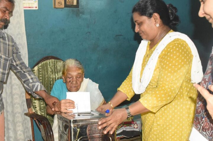 2.37 లక్షలకు పైగా ఓటర్లకు ఇంటి వద్దే ఓటు సౌకర్యం