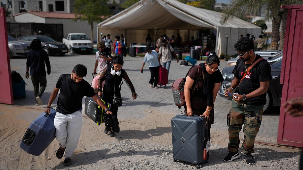 పశ్చిమాసియా నుంచి 2.44 లక్షల మంది భారతీయులు తరలింపు