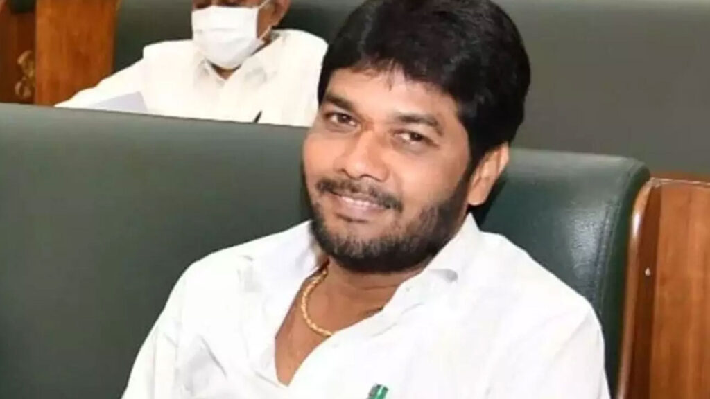 వైసిపి ఎమ్మెల్సీ అనంతబాబు అరెస్ట్