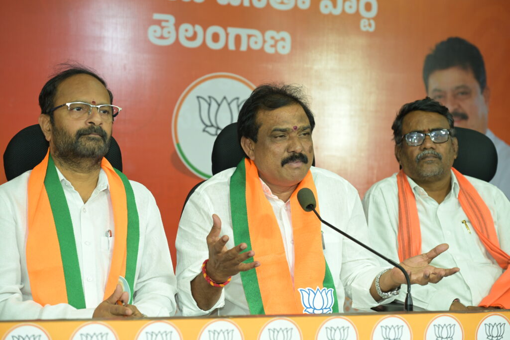 బీఆర్‌ఎస్, కాంగ్రెస్ రెండు పార్టీలూ మిలాఖత్