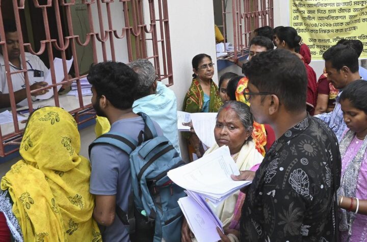 బెంగాల్ లో తొలగించిన ఓటర్లలో 63% మంది హిందువులే 