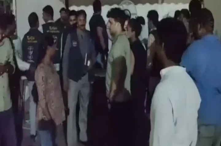 తారామ‌తిలో బాలీవుడ్ న‌టుడితో పాటు ఓ జంట‌కు పాజిటివ్