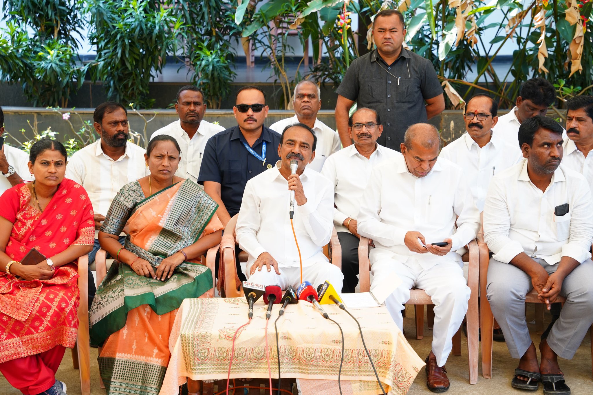 పదవులకోసం పార్టీ మారే వ్యక్తిని కాదు 