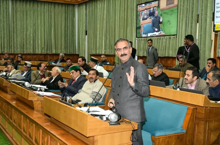 హిమాచల్ సీఎం, మంత్రులు, ఎమ్మెల్యేల జీతాల్లో భారీ కోత