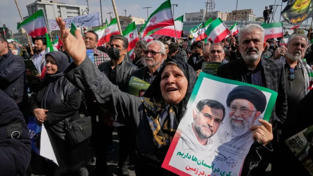 ఇరాన్‌లో రివల్యూషనరీ గార్డ్  స్వాధీనంలో ప్రభుత్వం?