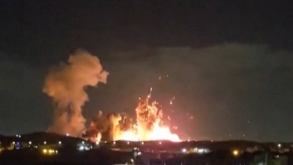 ఇరాన్‌పై బంకర్ బ్లస్టర్లు.. ఆయుధ డిపోల పేల్చివేత 