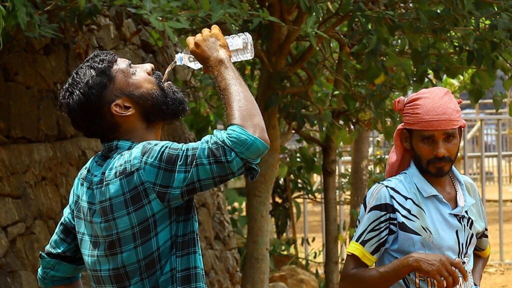 కేరళలో ఎండలు ..సెల్ఫ్ లాక్ డౌన్ కు సీఎం పిలుపు