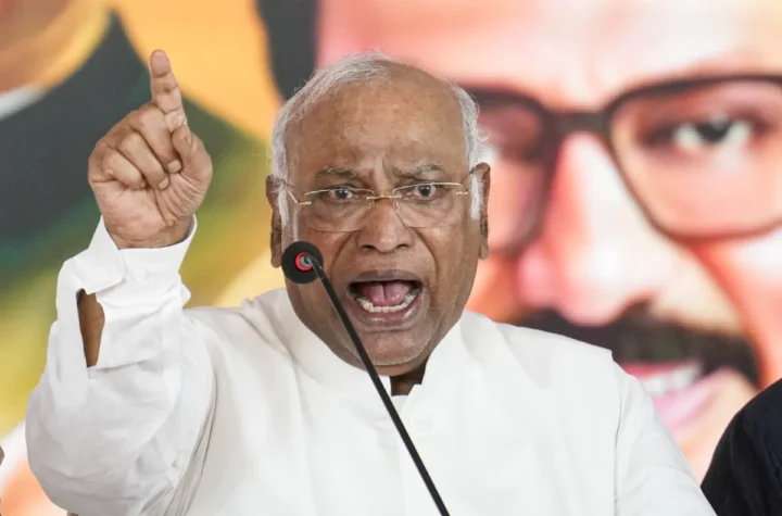 ప్రధాని మోదీ ఒక ‘ఉగ్రవాది’.. ఖర్గే వ్యాఖ్యలపై రాజకీయ దుమారం